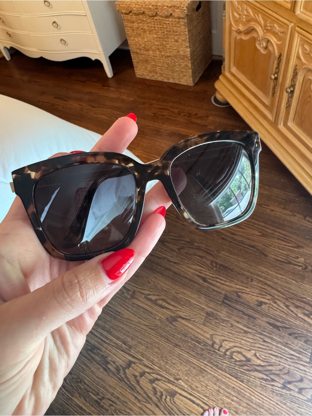 Diff Eyewear Tortoiseshell Cat Eye Sunglasses with Dark Lenses
